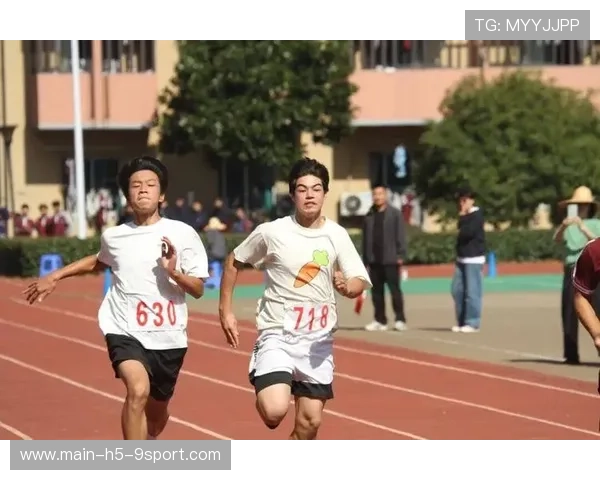 燃爆全场！运动员拼搏到底瞬间燃起青春火焰！